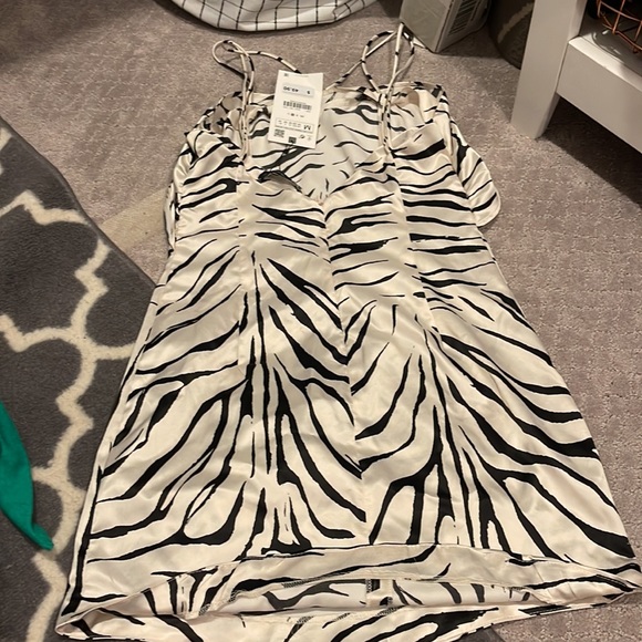 Zebra dress - Picture 3 of 3